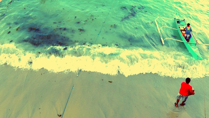 Waves in El Nido Palawan