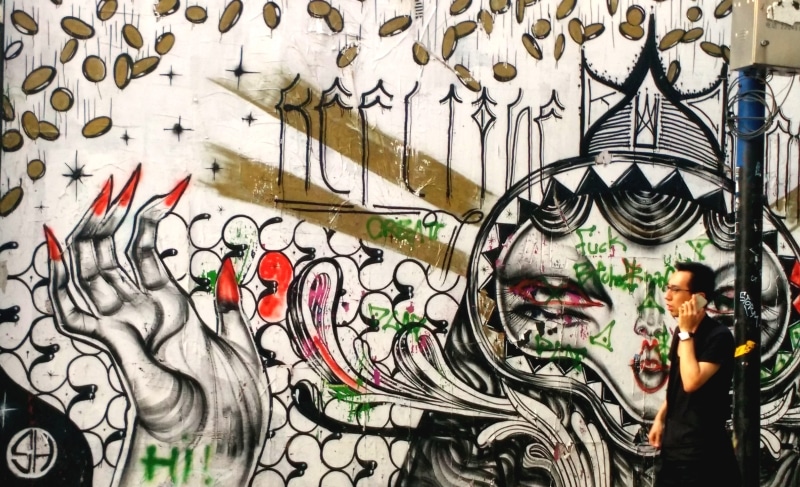 Lady Street Art in Shanghai