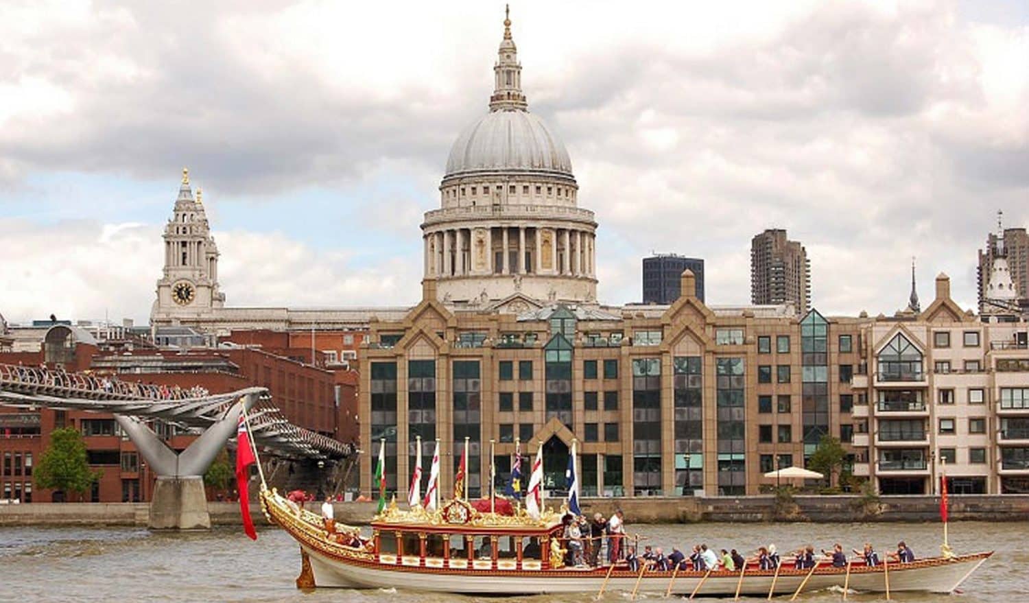Exploring London From SACO Cannon Street Apartments