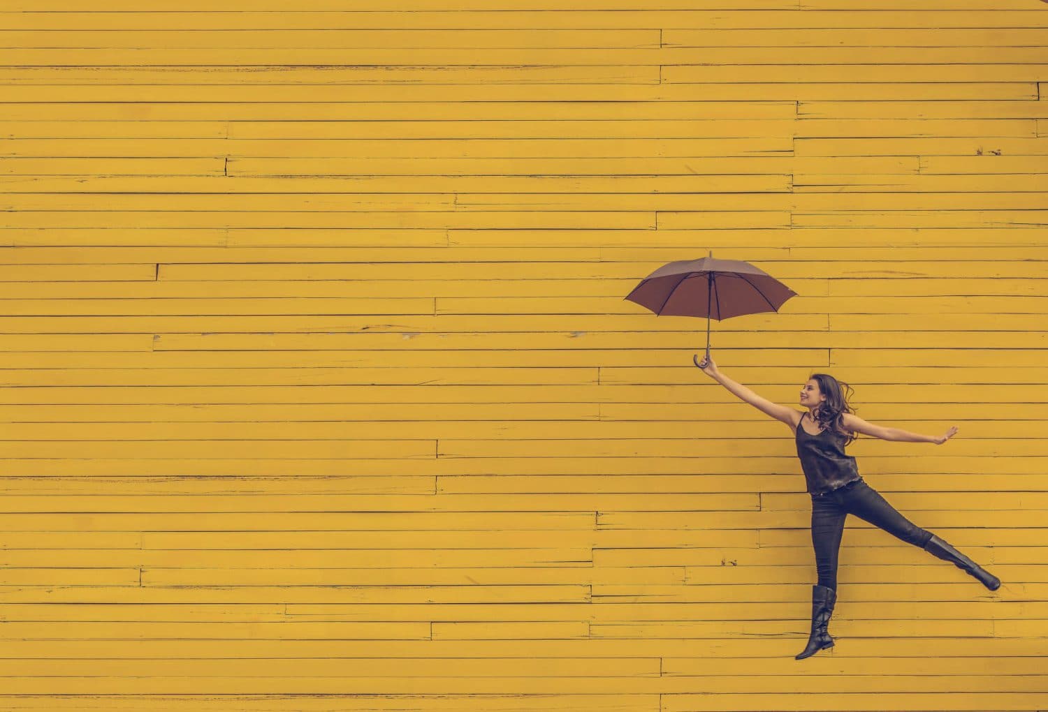 36 Inspirational Solo Female Travel Quotes by Women