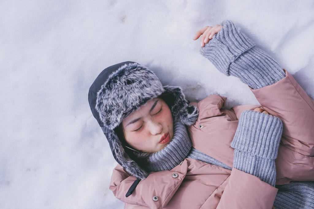 Unsure what the best travel secret santa gifts are for her? Whatever her travel style, there’s many perfect travel stocking stuffers for her in these secret santa ideas. You can WIN my favourite Secret Santa gift here! #xmasgifts #secretsanta #travel #Sweepstakes #competition #giveaway