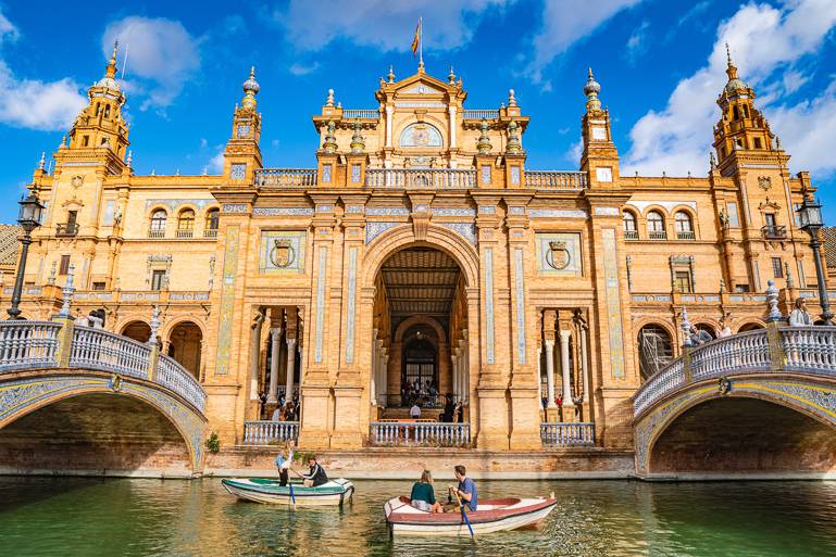 Teach English in Spain without a degree
