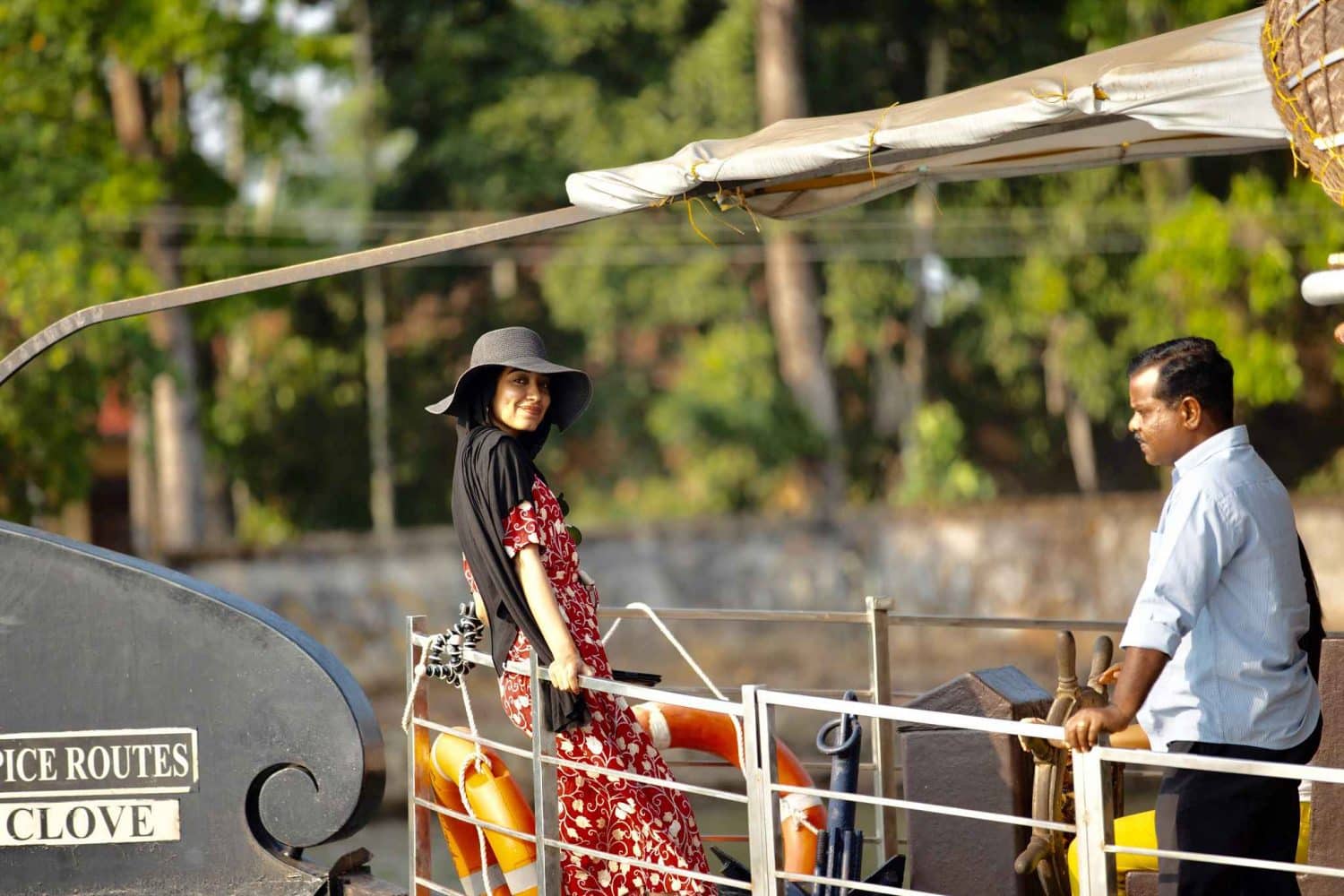 The Best Alleppey Luxury Houseboat in the Alleppey Backwaters of Kerala