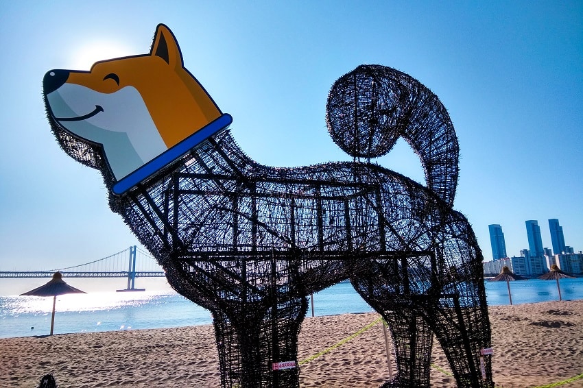 Dog sculpture on Gwangalli Beach in Busan